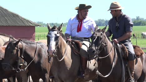 Argentina-Zooms-On-Gauchos-On-Horses