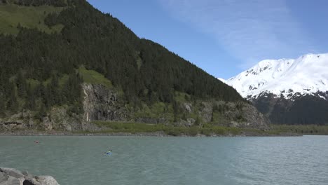 Alaska-Kayak-In-Lake-With-Snowy-Mountain