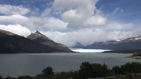 Argentina-Perito-Moreno-Glacier-With-Cumulus-Clouds