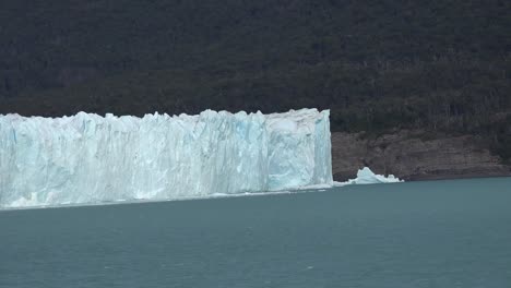Argentina-Ice-Front-Perito-Moreno-Glacier