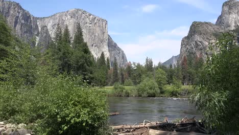 Kalifornien-Yosemite-Merced-River