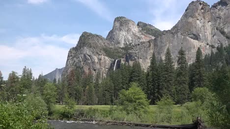 Kalifornien-Yosemite-Zoomt-Auf-Brautschleierfälle