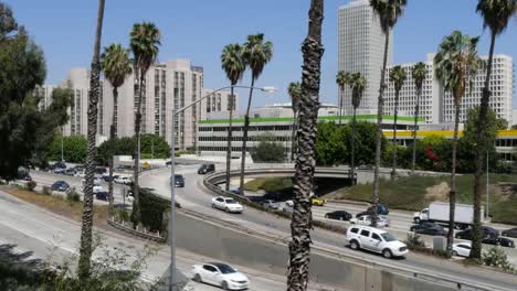 Kalifornien-Los-Angeles-Brücke,-Die-In-Die-Autobahn-Führt
