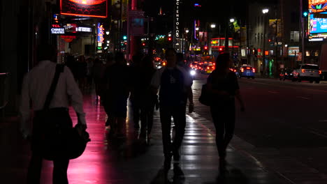 California-Los-Angeles-Many-Pedestrians-At-Night