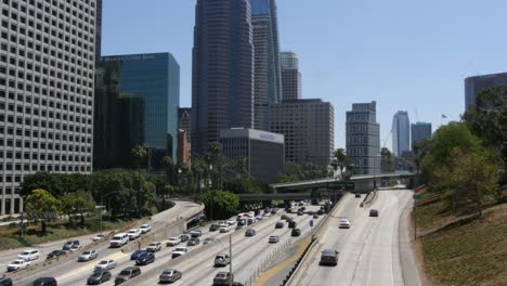 Kalifornien-Los-Angeles-Blick-Auf-Autobahn-Und-Hohe-Gebäude-In-Der-Stadt