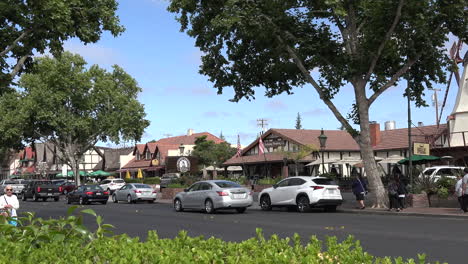 California-Solvang-Windmill-Traffic-Main-Street-Pan