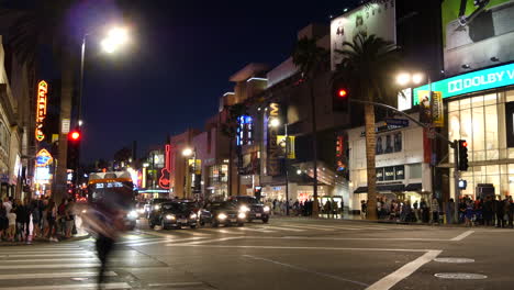 Los-Angeles-Light-Turns-And-People-Cross-Street-In-Hollywood