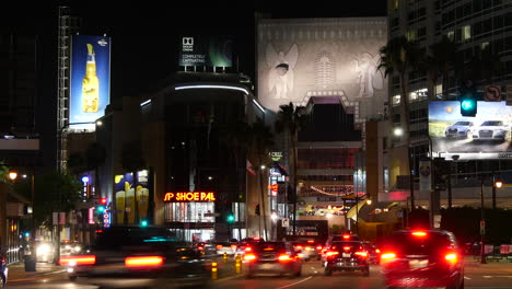 Los-Angeles-Viel-Verkehr-Bei-Nacht-Zeitraffer