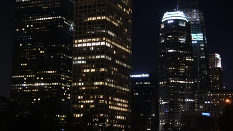 Rascacielos-De-Los-Angeles-Luces-En-La-Noche