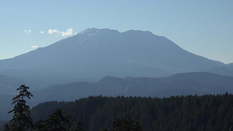 Washington-Mount-St-Helens-Looming-Zoom-Up
