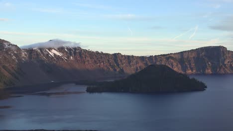 Oregon-Kratersee-Und-Insel-Nach-Sonnenaufgang-After