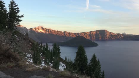 Oregon-Crater-Lake-With-Sun-On-Far-Rim