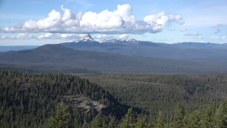 Vista-De-Oregon-Con-El-Monte-Thielsen-Ampliar