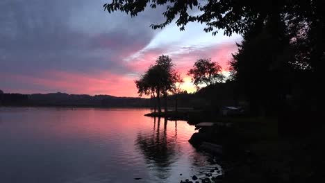 Washington-Silver-Lake-Sunset-Alejar