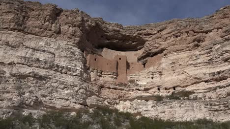 Arizona-Montezuma-Burg-In-Felswand