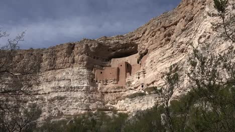 Arizona-Montezuma-Castle-On-Cliff