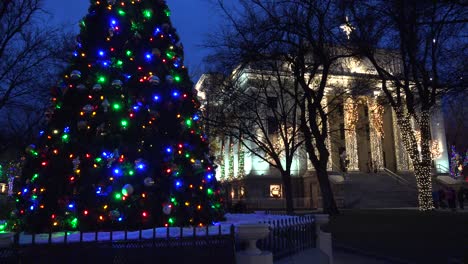 Arizona-Prescott-Courthouse-And-Christmas-Tree
