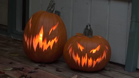 Halloween-Carved-Pumpkins-With-Candles