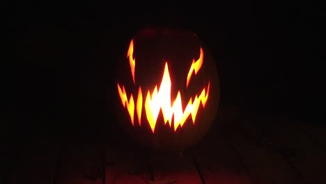 Halloween-Se-Acerca-A-Jack-O-Lantern