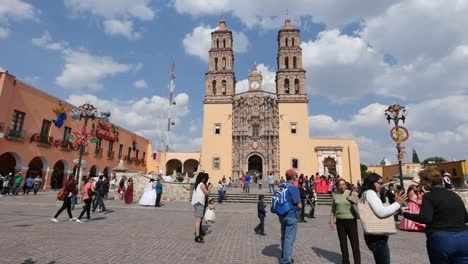 Mexiko-Dolores-Hidalgo-Menschen-Und-Kirche