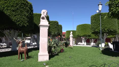 Mexico-San-Julian-Hero-Statues-And-Deer