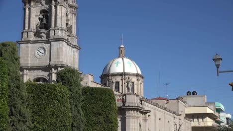 Mexiko-San-Julian-Zoomt-Auf-Die-Kirchenkuppel