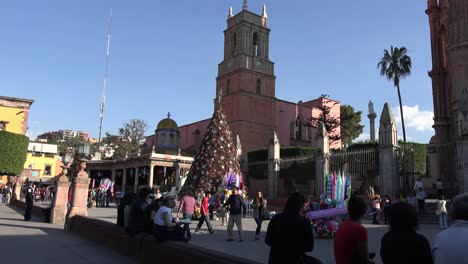 Mexiko-San-Miguel-Weihnachtsbaum-In-Plaza