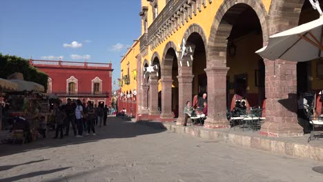 Mexiko-San-Miguel-Leute-Auf-Der-Plaza-Street