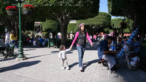 Mexico-San-Miguel-Plaza-With-Mother-And-Child