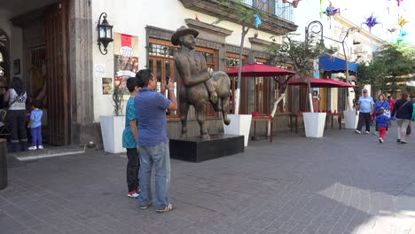 Mexico-Tlaquepaque-Open-Mall-With-Statue