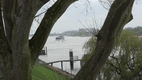 Niederlande-Schoonhoven-Morgens-Ausflugsboot