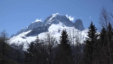 France-Mont-Blanc-With-Cloud-Wisps-Zoom-In
