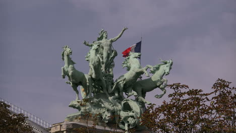 Paris-Grand-Palace-horses-on-statue