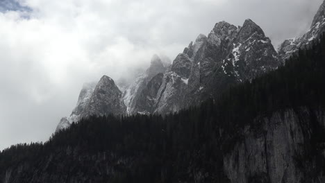 Österreich-Bischofsmatze-Tennengebirge-Mit-Wolken