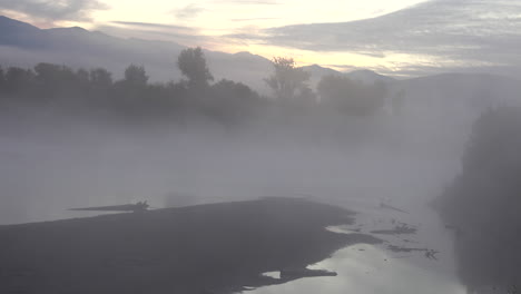 Idaho-mist-on-the-river