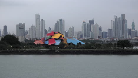 Panama-colorful-museum-and-skyline