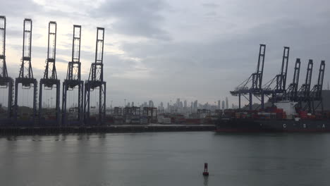 Panama-view-of-Panama-City-skyline-between-cranes