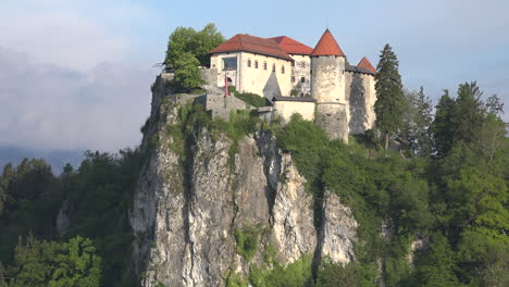 Slovenia-dramatic-rock-crowned-by-castle-above-Bled