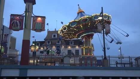 Texas-Galveston-carnival-ride-at-night