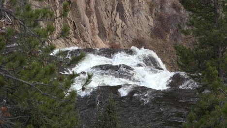 Yellowstone-Gibbon-Falls-detail-with-sound