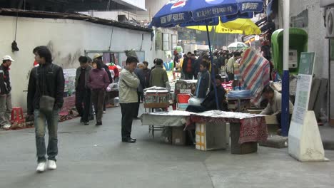Guangzhou-shoppers