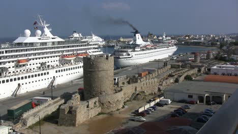 Rhodes-fort-&-ships