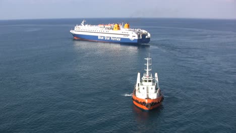 Rhodes-ships-at-sea