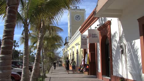 Cabo-shopping-street