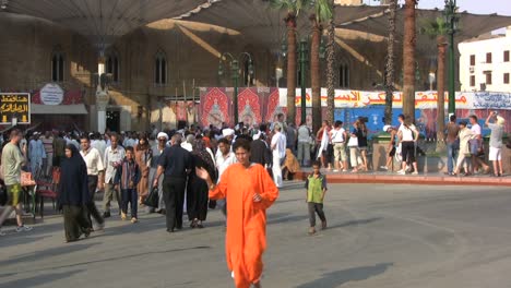 Ägypten-Menge,-Die-Eine-Moschee-Verlässt