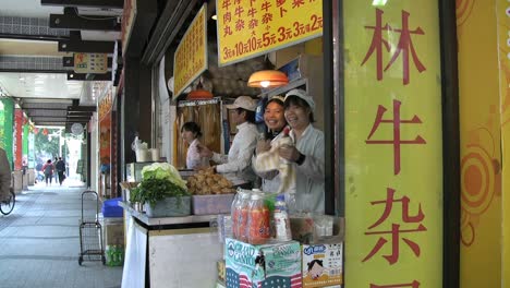 Guangzhou-girls-in-food-shop
