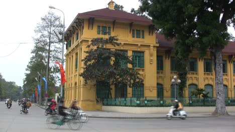 Edificio-Gubernamental-De-Estilo-Europeo-De-Hanoi