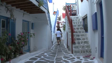 Mykonos-narrow-street