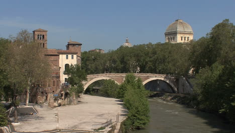Rome-Tiber-island-&-bridge