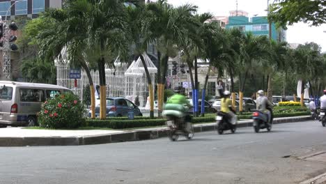 Ho-Chí-Minh-City-street